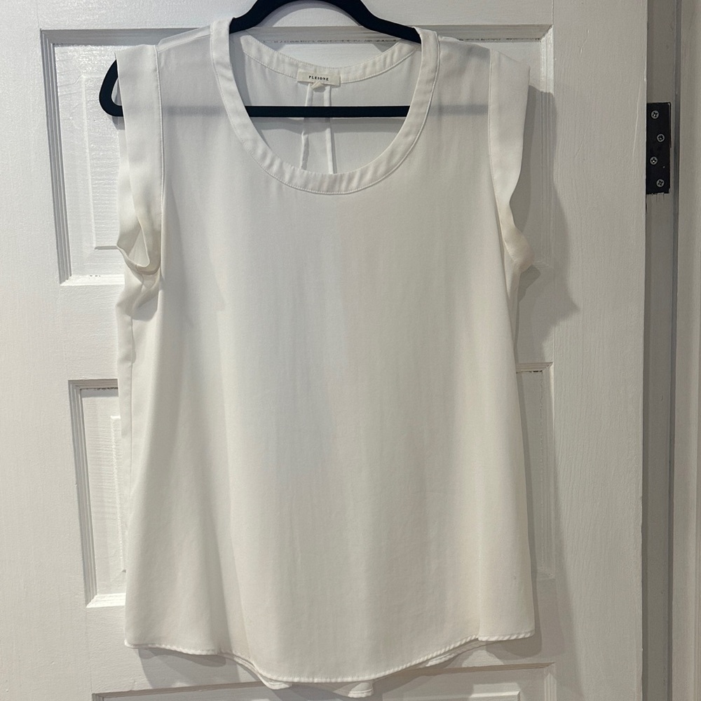 Pleione Elegant Ivory Sleeveless Blouse
